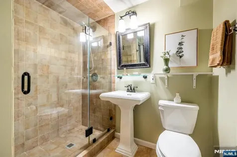 8 Abbington Terrace Glen Rock NJ 07452