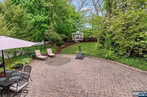 8 Abbington Terrace Glen Rock NJ 07452