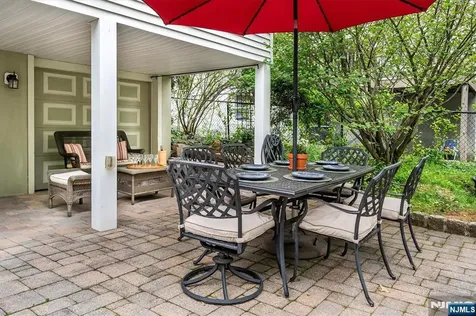 8 Abbington Terrace Glen Rock NJ 07452