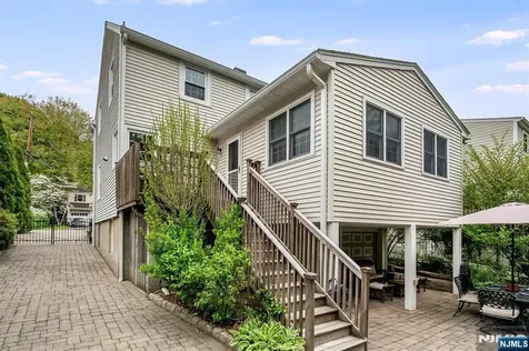 8 Abbington Terrace Glen Rock NJ 07452