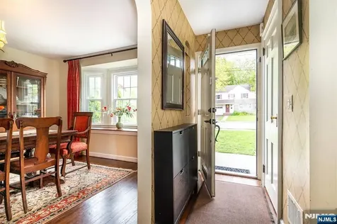 8 Abbington Terrace Glen Rock NJ 07452