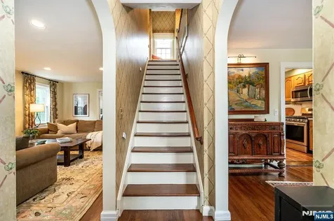 8 Abbington Terrace Glen Rock NJ 07452