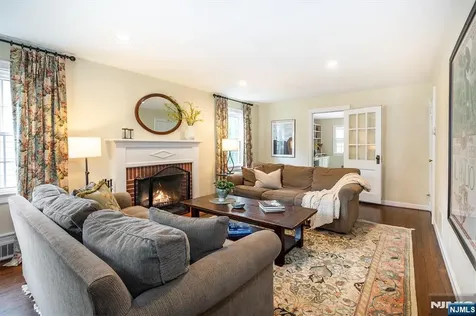 8 Abbington Terrace Glen Rock NJ 07452