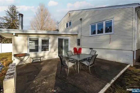 8 Curtis Drive Lincoln Park Borough NJ 07035