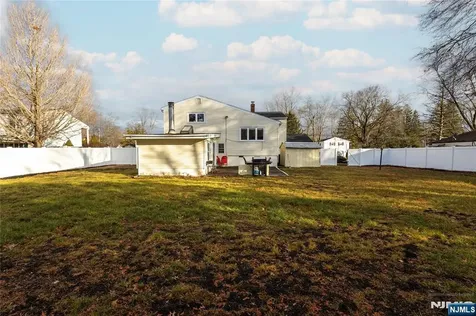 8 Curtis Drive Lincoln Park Borough NJ 07035