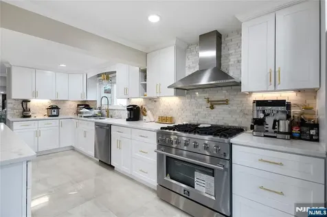 8 Curtis Drive Lincoln Park Borough NJ 07035