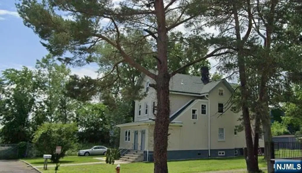37 Riverside Avenue Little Ferry NJ 07643