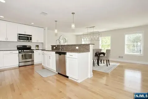 802 Whitney Lane Allendale NJ 07401
