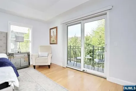 802 Whitney Lane Allendale NJ 07401