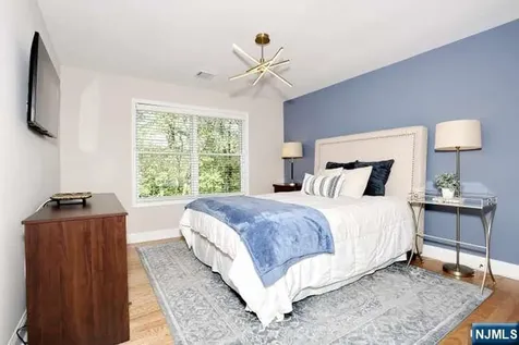802 Whitney Lane Allendale NJ 07401