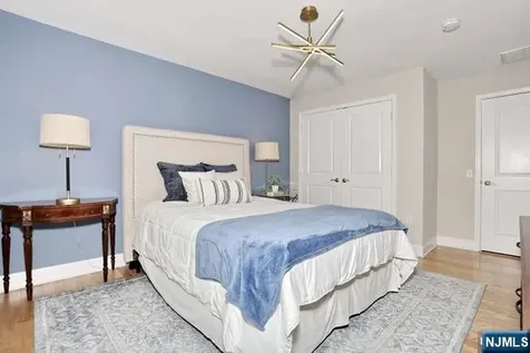 802 Whitney Lane Allendale NJ 07401