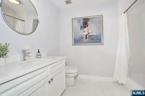 802 Whitney Lane Allendale NJ 07401