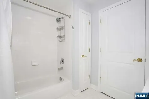 802 Whitney Lane Allendale NJ 07401
