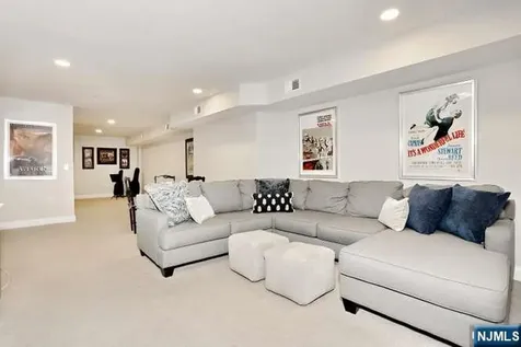 802 Whitney Lane Allendale NJ 07401