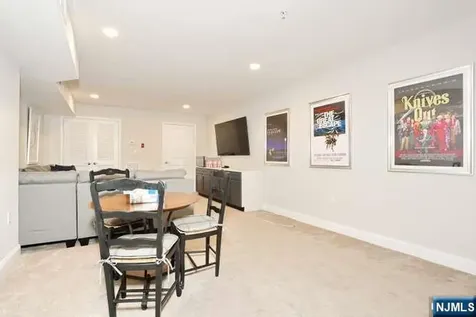 802 Whitney Lane Allendale NJ 07401