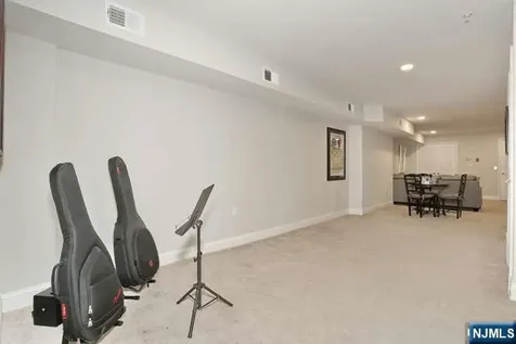 802 Whitney Lane Allendale NJ 07401