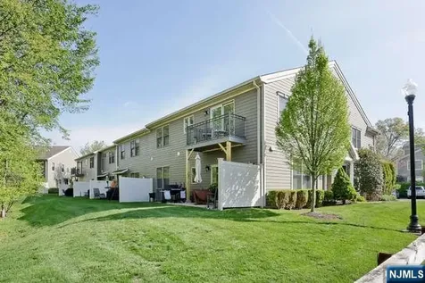 802 Whitney Lane Allendale NJ 07401