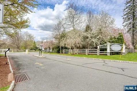 802 Whitney Lane Allendale NJ 07401