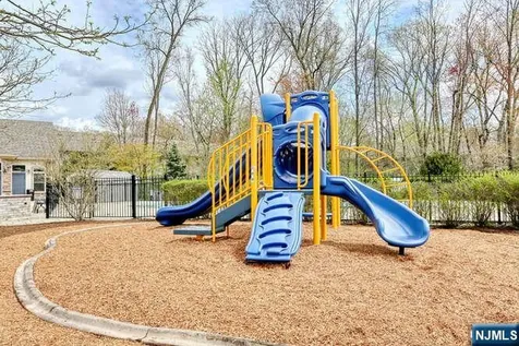 802 Whitney Lane Allendale NJ 07401