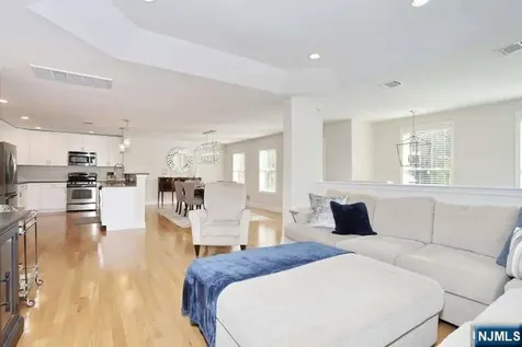 802 Whitney Lane Allendale NJ 07401