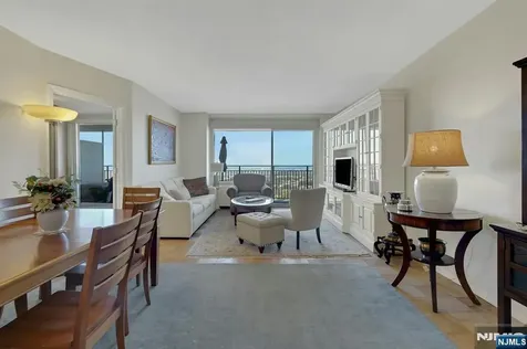 1530 Palisade Avenue Fort Lee NJ 07024