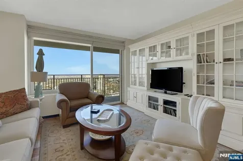 1530 Palisade Avenue Fort Lee NJ 07024