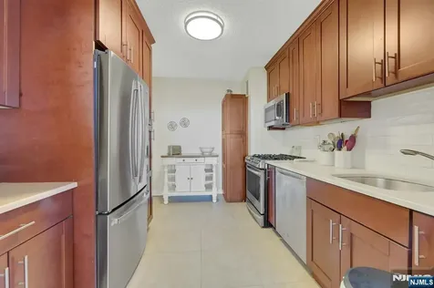 1530 Palisade Avenue Fort Lee NJ 07024