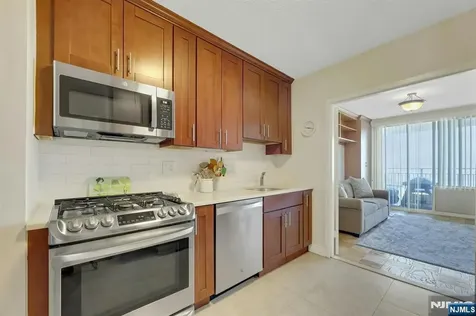 1530 Palisade Avenue Fort Lee NJ 07024