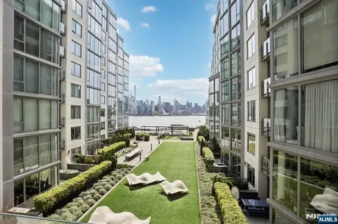 9 Ave At Port Imperial West New York NJ 07093