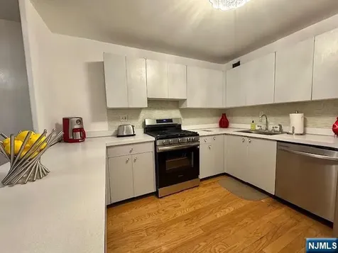1203 River Road Edgewater NJ 07020