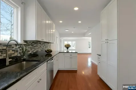 40 3rd Avenue Westwood NJ 07675
