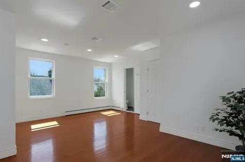 40 3rd Avenue Westwood NJ 07675