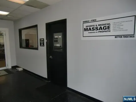 348 Evelyn Street Paramus NJ 07652