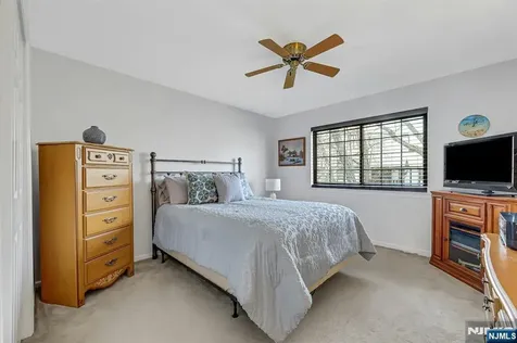 1712 Faulkner Court Mahwah NJ 07430