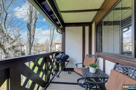 1712 Faulkner Court Mahwah NJ 07430