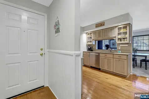 1712 Faulkner Court Mahwah NJ 07430