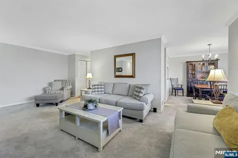 1712 Faulkner Court Mahwah NJ 07430