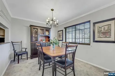 1712 Faulkner Court Mahwah NJ 07430