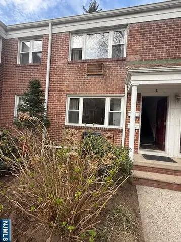 180 Hillside Avenue Leonia NJ 07605