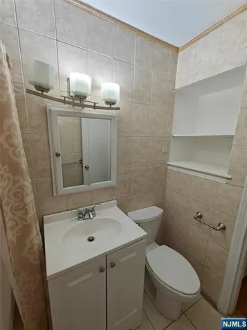 180 Hillside Avenue Leonia NJ 07605