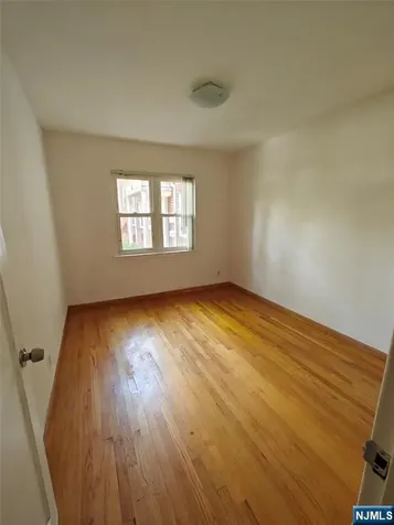 180 Hillside Avenue Leonia NJ 07605