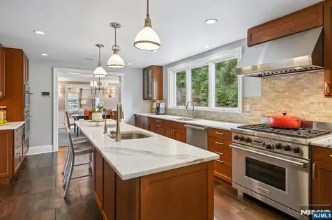 70 Yantacaw Brook Road Montclair NJ 07043