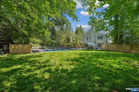 70 Yantacaw Brook Road Montclair NJ 07043