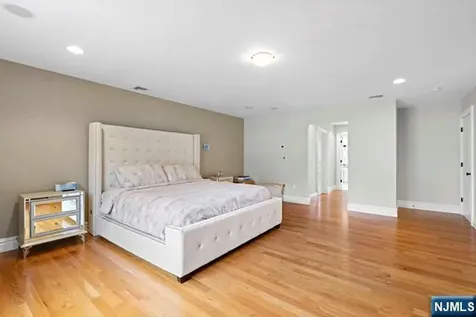 27 Ringwood Lane West Milford NJ 07421