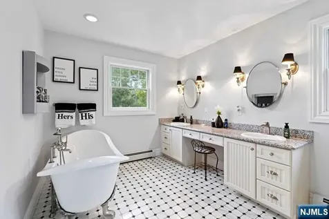 27 Ringwood Lane West Milford NJ 07421