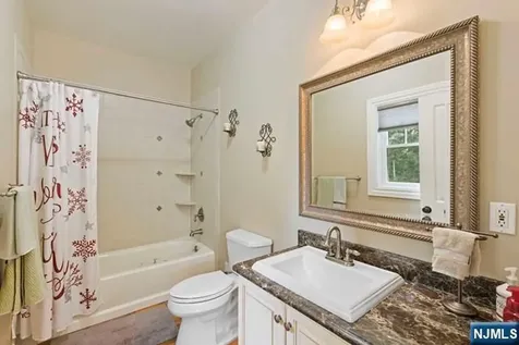 27 Ringwood Lane West Milford NJ 07421