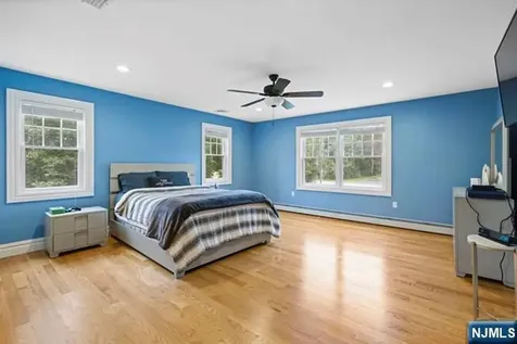 27 Ringwood Lane West Milford NJ 07421