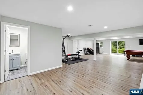 27 Ringwood Lane West Milford NJ 07421