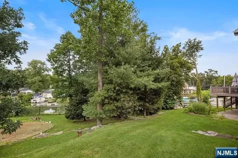 27 Ringwood Lane West Milford NJ 07421