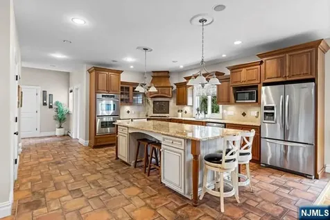 27 Ringwood Lane West Milford NJ 07421